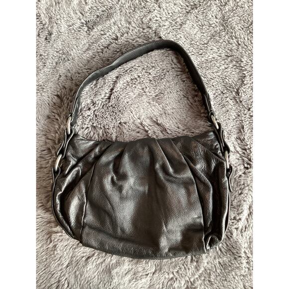 Simply Vera Vera Wang Faux Leather Pleated Shoulder Handbag Hobo Bag Black - Picture 2 of 8